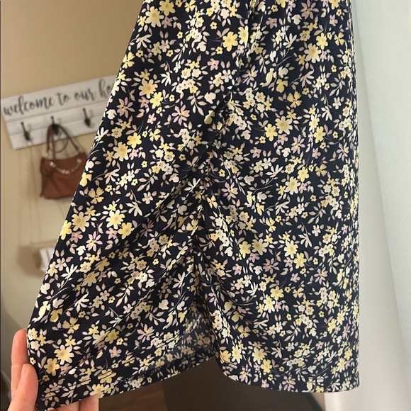 J. Jill Black Floral Short Sleeve Top - Picture 4 of 4